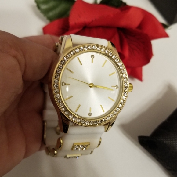 Luxury White Stainless Steel Bling Watch with Rhinestone NWT - Picture 6 of 9